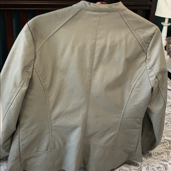 Faux jacket - Picture 6 of 6